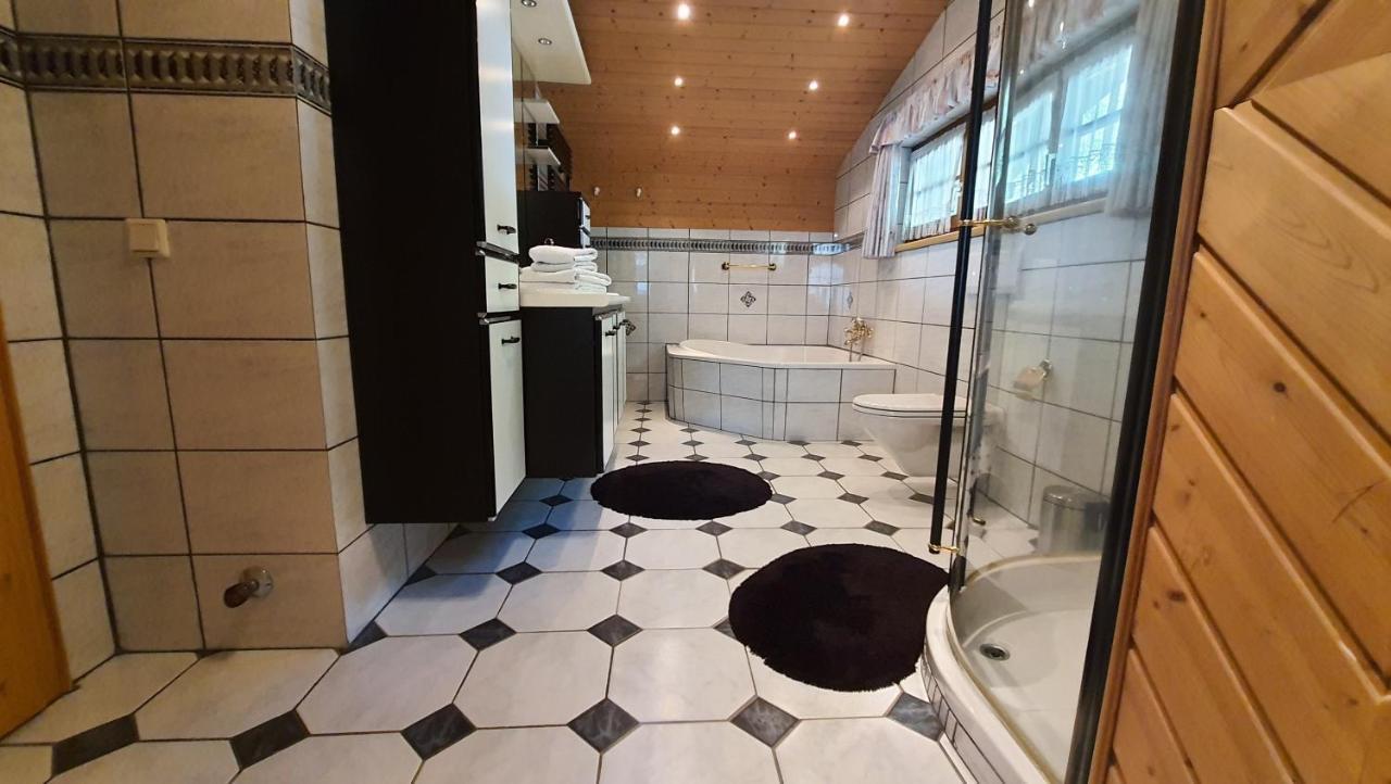 Chalet Landhaus Einsiedler ซังคท์กัลเลนเคียร์ช ภายนอก รูปภาพ